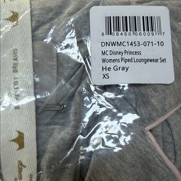 NWT BAREFOOT DREAMS MALIBU COLLECTION DISNEY PRINCESS WOMEN'S PIPED PJ SET-GRAY - Picture 6 of 7